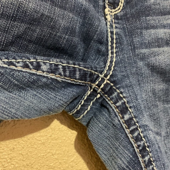 Trademark H Jeans Capris Pants  Embroidered Pockets Stretchy Size 14 - Picture 7 of 15